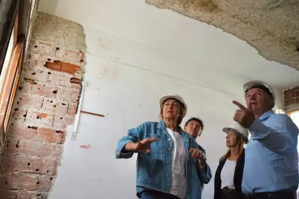 EL MINISTRO SCHNEIDER INFORMÓ SOBRE EL IMPACTO ECONÓMICO POSITIVO DEL PLAN DE EMERGENCIA EN INFRAESTRUCTURA ESCOLAR