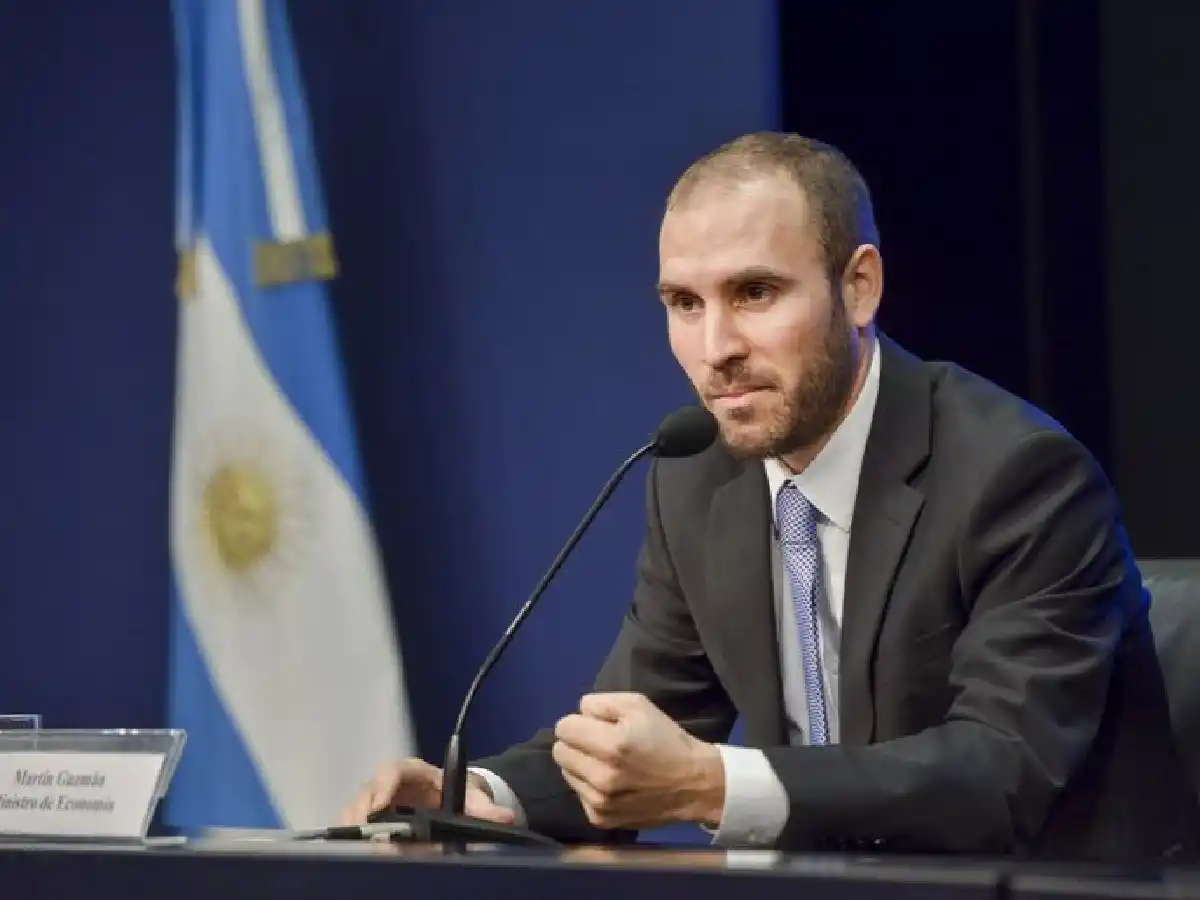 El Gobierno presentó la oferta a los bonistas con una quita de 62% y tres años sin pagos