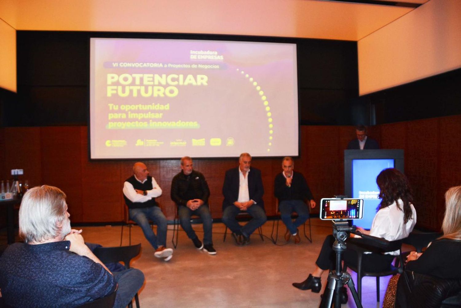 Lazzeretti, que remarcó la importancia del trabajo mancomunado en pos del crecimiento de la ciudad.