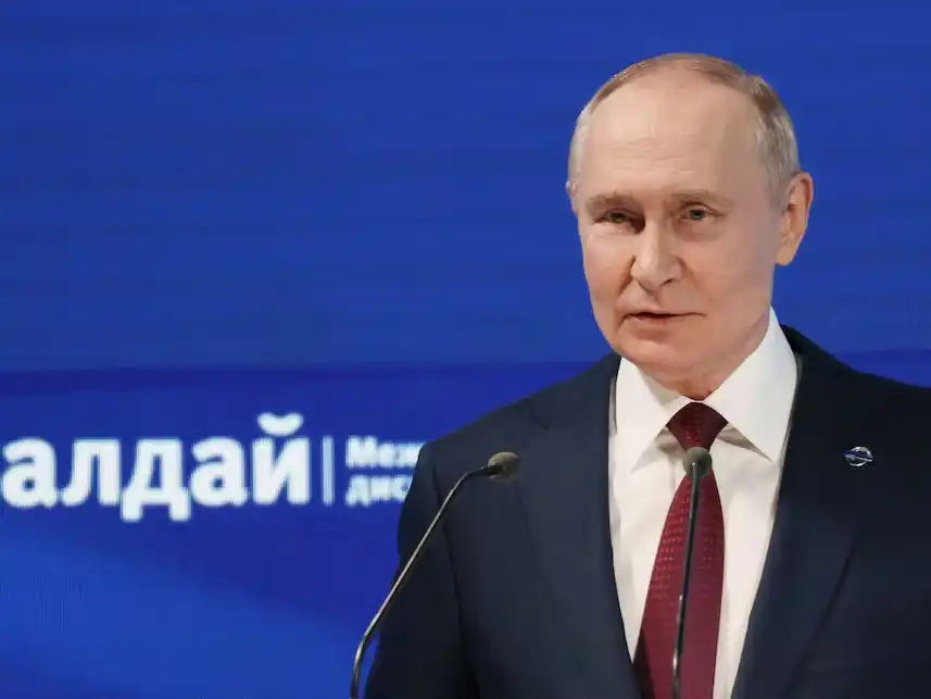 Vladimir Putin cuestionó la militarización creciente de Europa y advirtió que Rusia responderá con “rapidez”