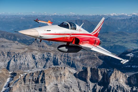 Accidente entre dos aviones de la patrulla acrobática suiza Patrouille Suisse: esto sabemos