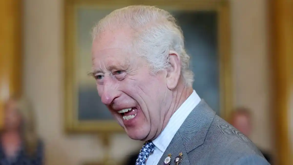 Carlos III, en tratamiento por su cáncer, irá en carroza en desfile por su cumpleaños