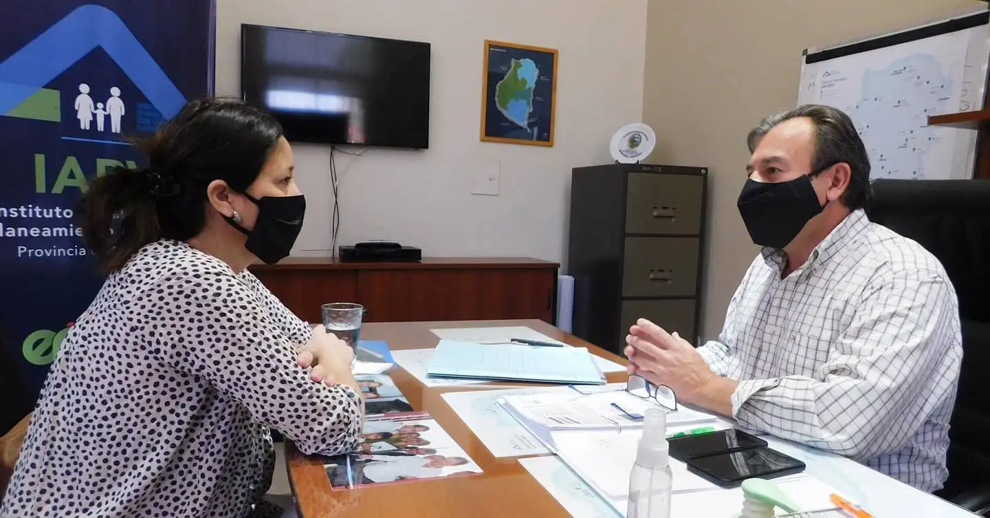 Paola Rubattino se reunió con el titular del IAPV
