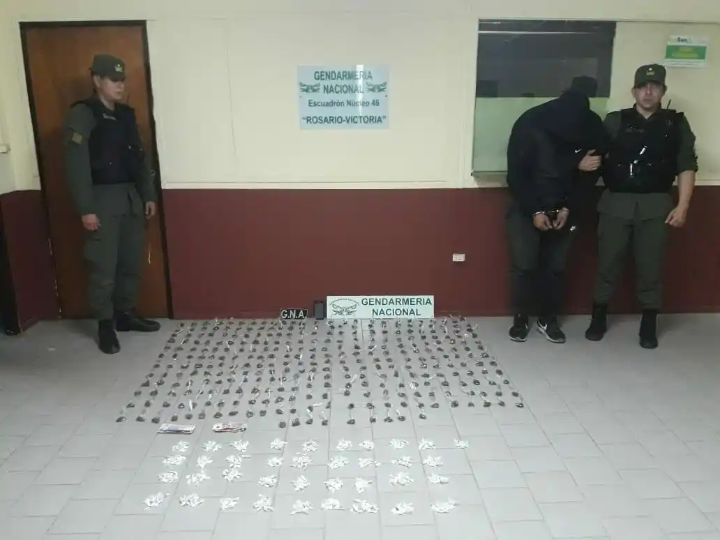 Rosario: cayó un “dealer” con dosis de cocaína y marihuana
