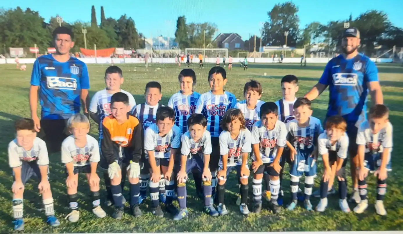 Es arduo el trabajo en los clubes con los chicos con miras el comienzo del torneo organizado y fiscalizado por el Departamento de Fútbol Infantil de la Liga local.