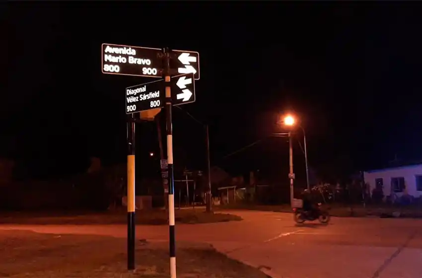 Un motociclista murió tras un choque y buscan al automovilista que lo embistió