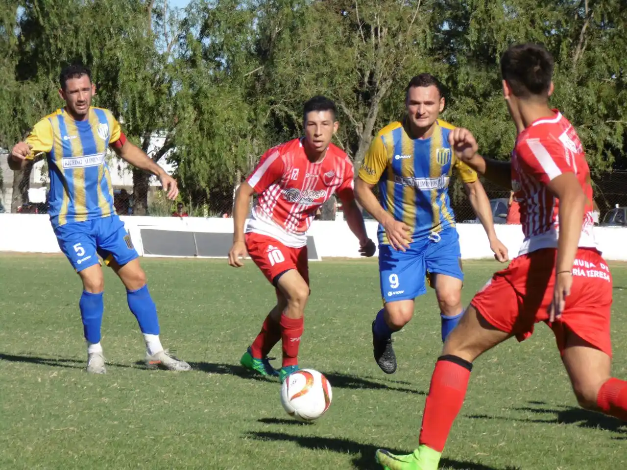 Pedido de entrenadores y dirigentes del fútbol liguero