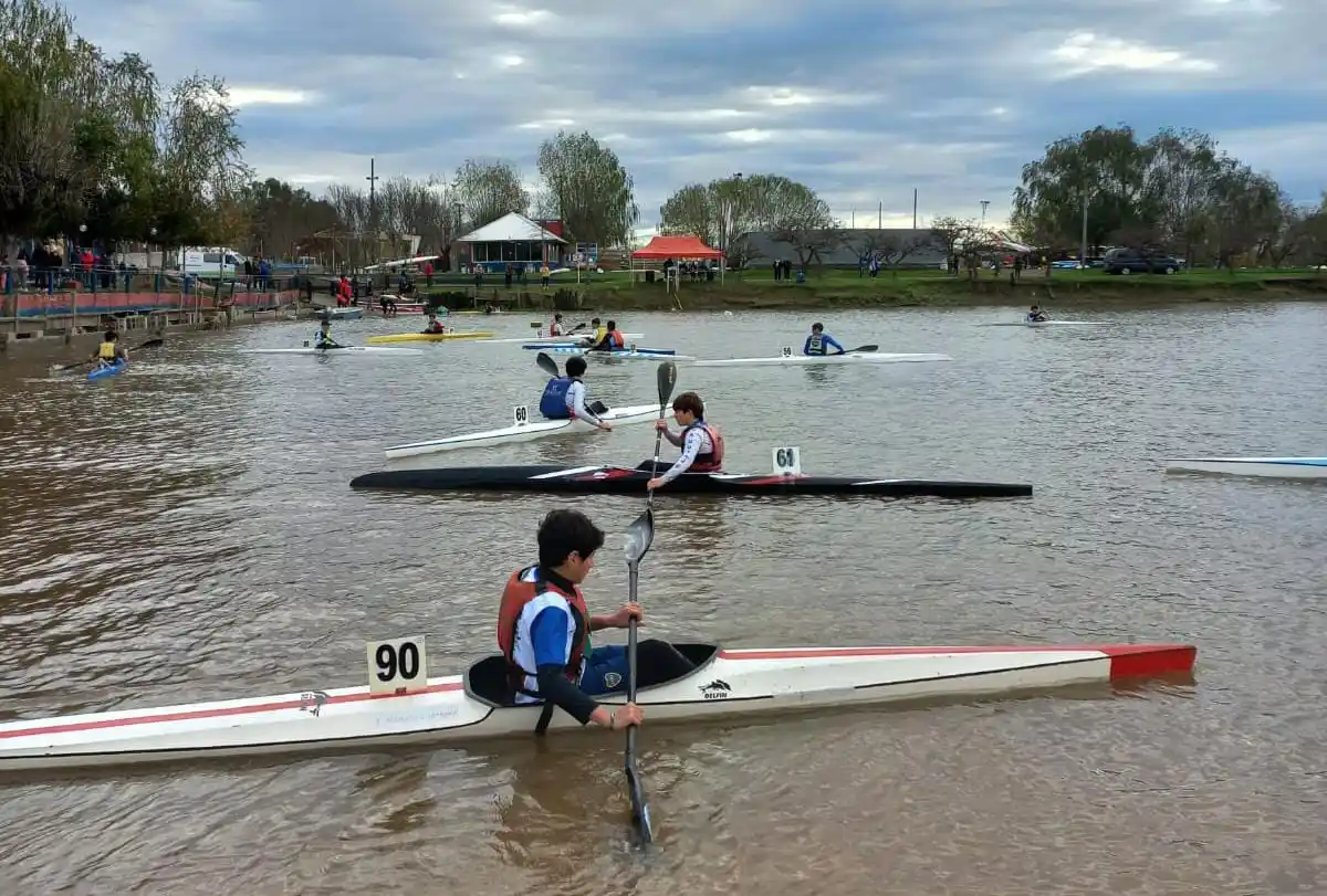 Canotaje: Se llevó a cabo la Regata Medio Fondo en Pescadores