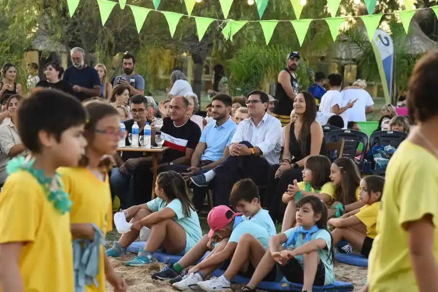 Escuelas de Verano impulsadas durante enero y febrero por el Gobierno de Santa Fe, más de 36 mil niños y adolescentes participaron de la iniciativa coordinada por los ministerios de Educación y de Igualdad y Desarrollo Humano