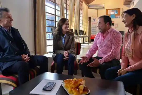 Macri y Vidal sorprendieron con una visita a vecinos de La Plata