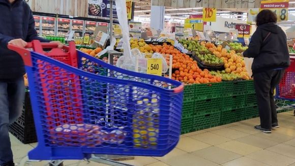 Una familia tipo necesitó en marzo más de $1.100.000 para no ser pobre en Argentina