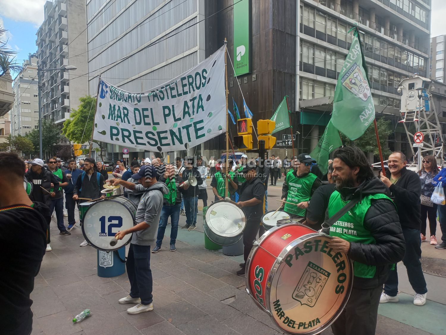 El sindicato de pasteleros se manifestó en el centro marplatense