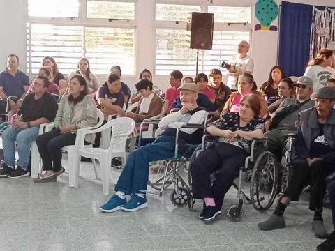Adultos mayores de residencias y personas con 
discapacidad disfrutaron de Música para el Alma
