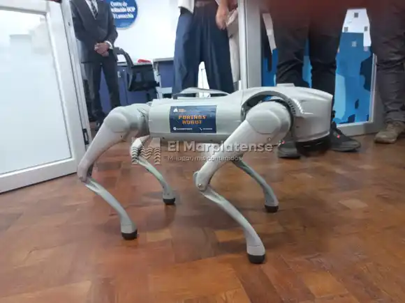 UCIP presenta al perro robot Portos