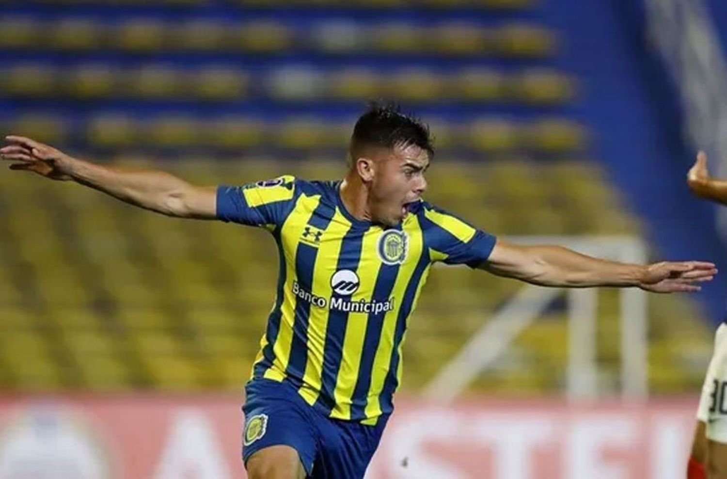 A horas del debut con Argentinos, Central confirmó la salida de Facundo Almada a México