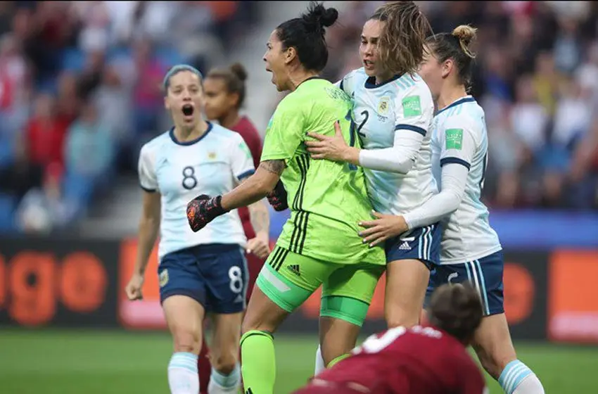 Por la historia: Argentina enfrenta a Escocia buscando pasar de fase por primera vez