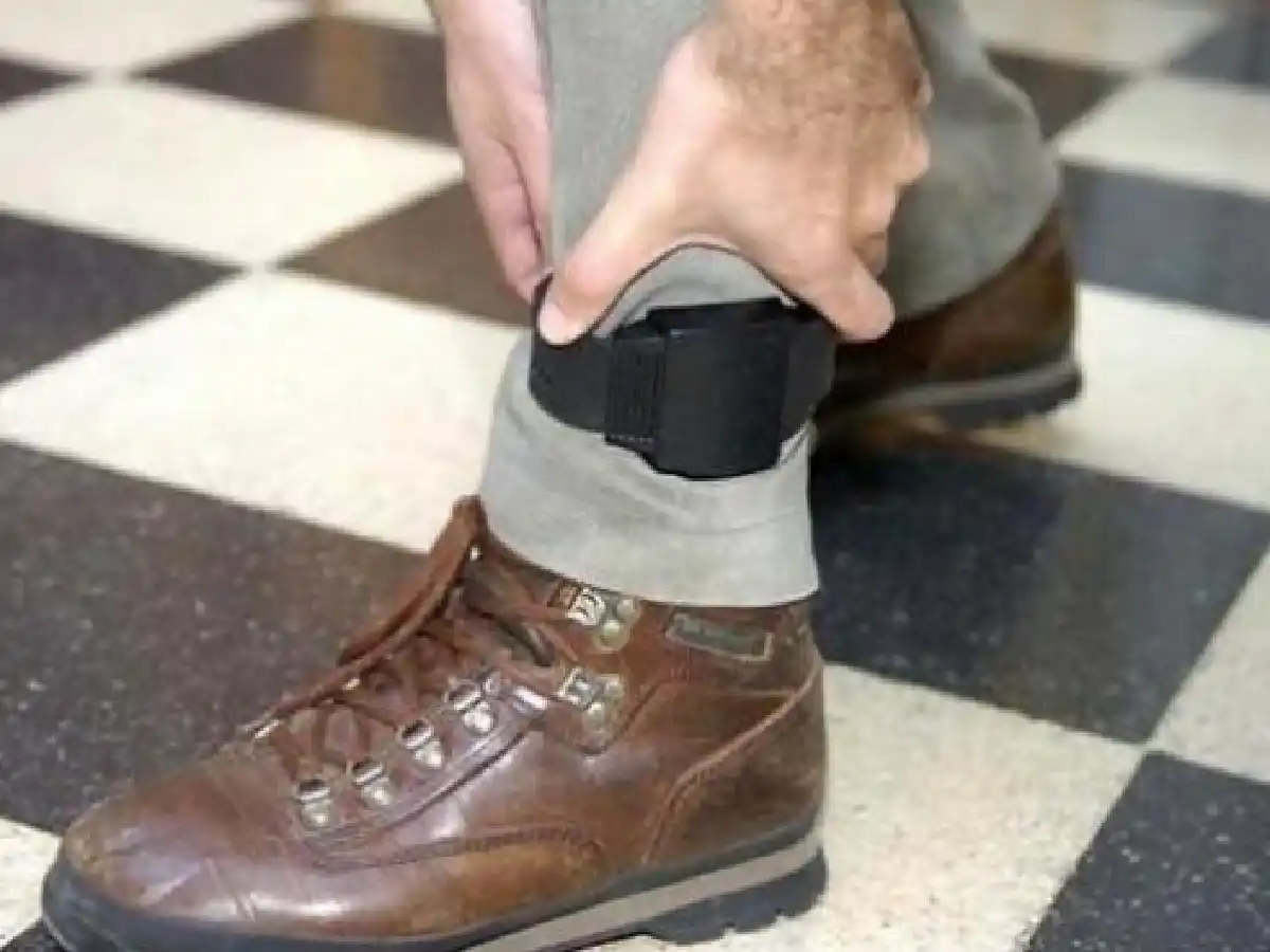 Un gendarme es el primer hombre en contar con una tobillera electrónica en nuestra ciudad