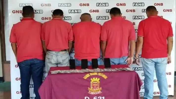 SE PASARON: era  gasolina subsidiada y la cobraban en dólares, por eso la guardia lo detuvo