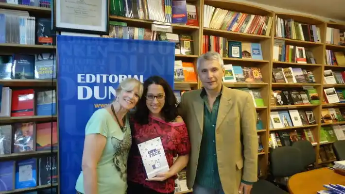 Claudia Almada fue premiada en el original certamen de Letras Face 4