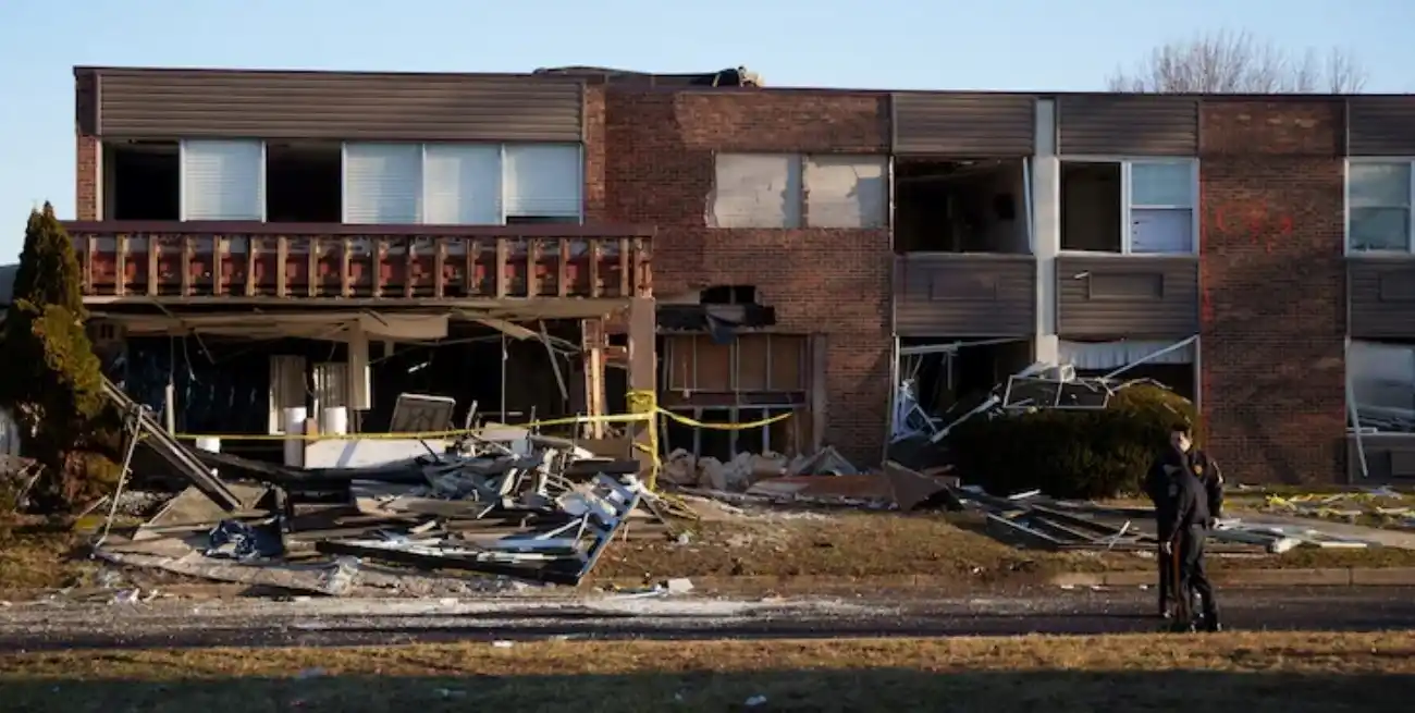 La explosión en un asilo dejó dos muertos y decenas de heridos. Crédito: AP.