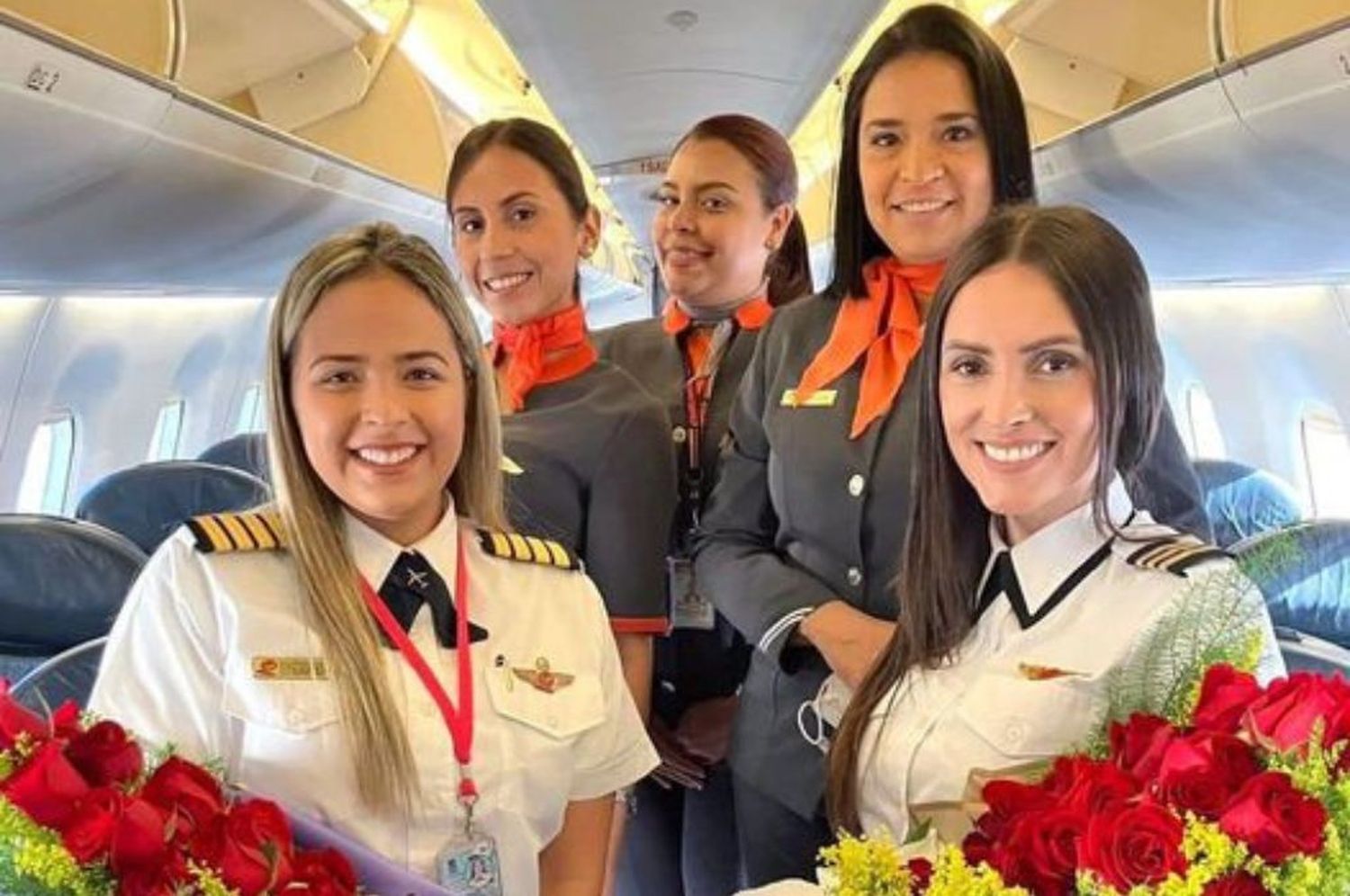 Venezuela celebró su histórico primer vuelo comercial tripulado únicamente por mujeres