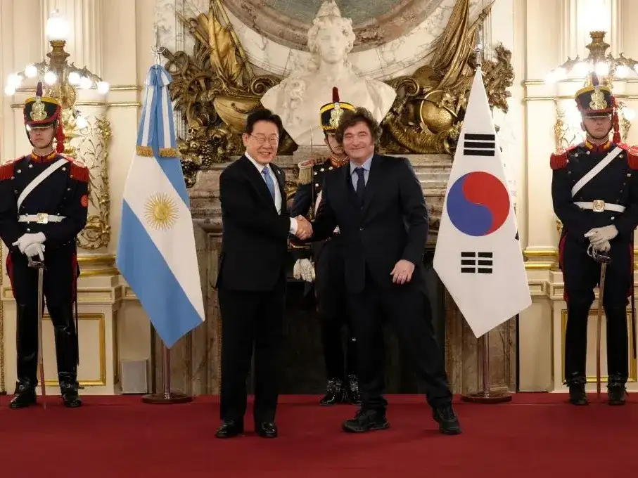 Milei recibió en Casa Rosada al presidente surcoreano Lee Jae-Myung.
