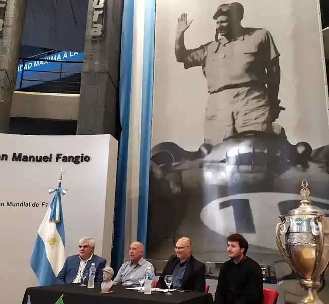 Unidos por Fangio: pacto entre Balcarce y la ciudad de Maranello
