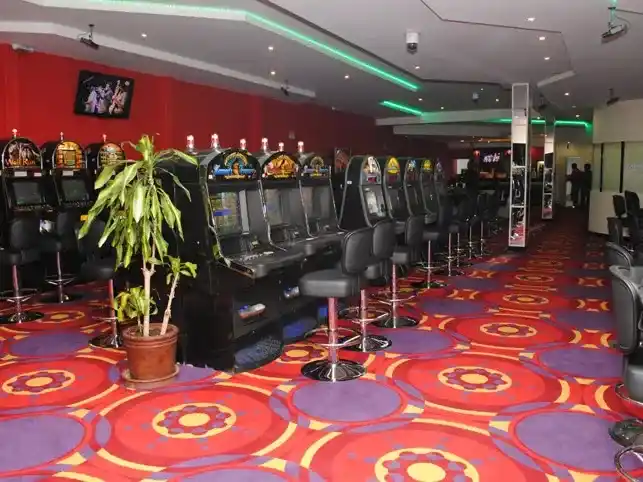 Condenaron a un exsubtesorero del casino de San Salvador por manipular una ruleta y estafar al Estado