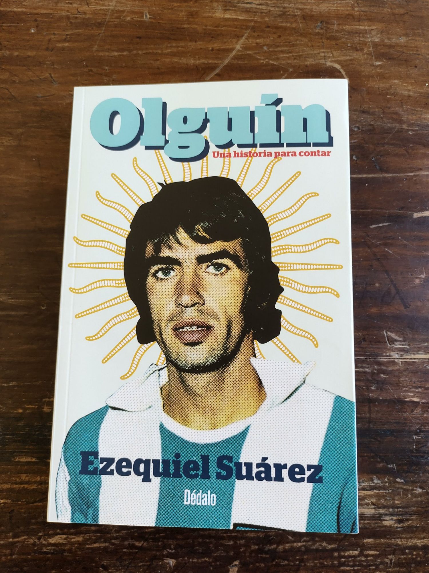 Presentan el libro con la vida de Jorge Olguín