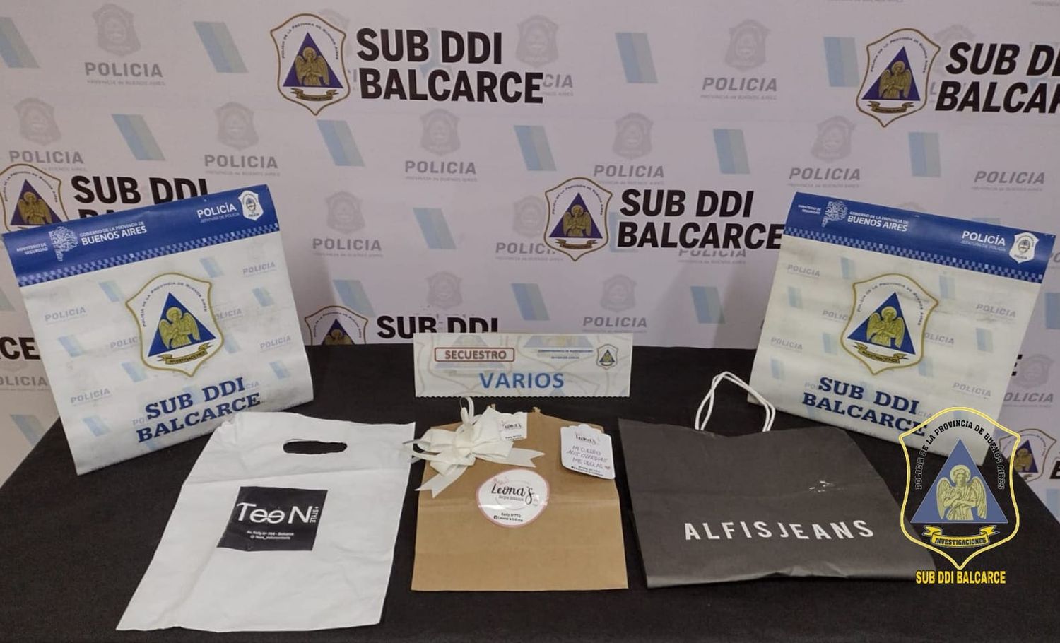 Compraron ropa y sacaron plata: Dos adolescentes de Balcarce acusadas de estafa con tarjeta robada