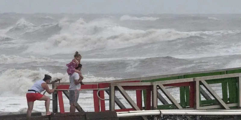 Hanna avanza como tormenta tropical a México tras azotar Texas