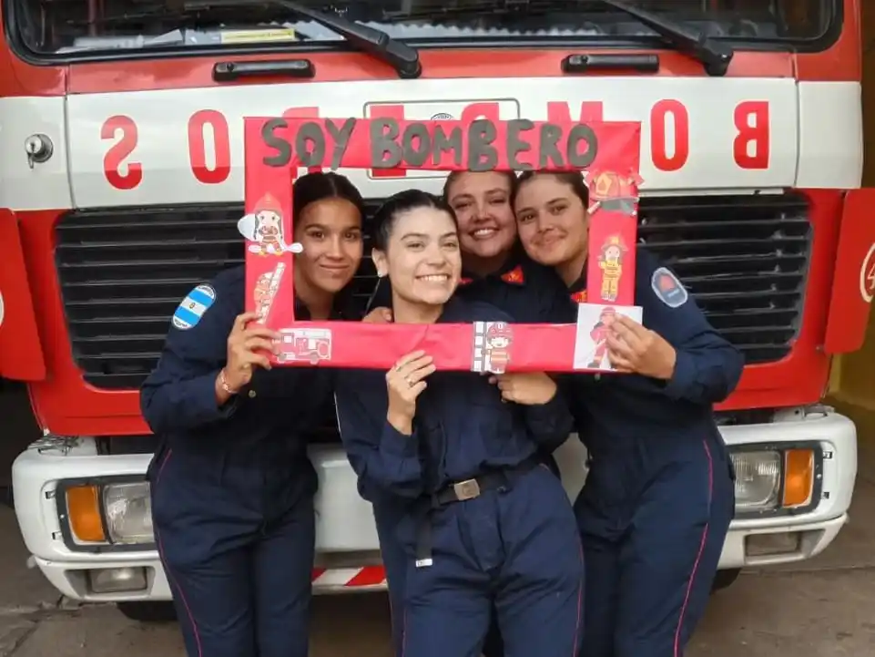 Nuevas bomberas se suman al cuartel y despiertan orgullo en toda la comunidad