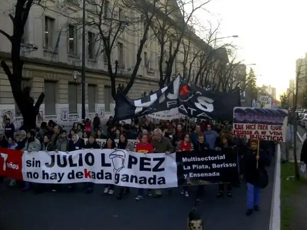 Julio López: Más de 3 mil personas marcharon en La Plata 