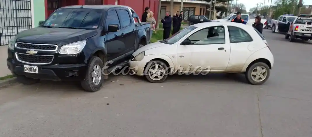 Daños materiales. En ambos rodados, tras el impacto en calle 517 casi 536