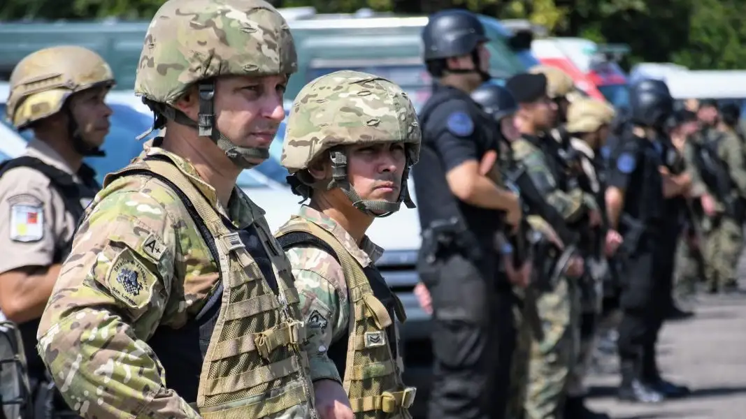 El Gobierno oficializó un suplemento salarial para el personal militar con formación académica