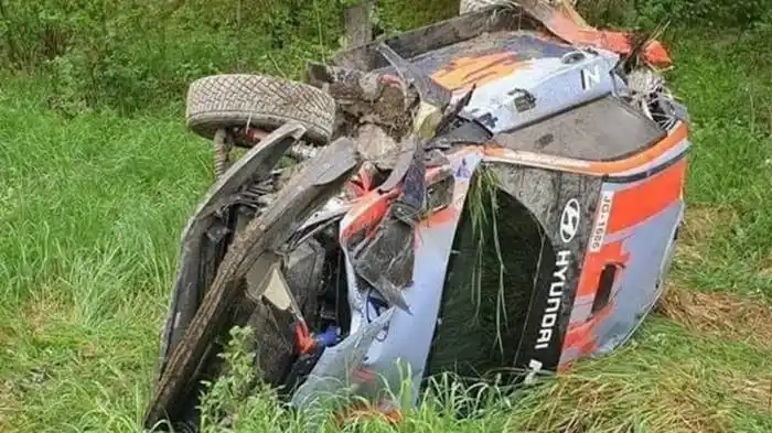 Accidente de Neuville en el primer test después del confinamiento