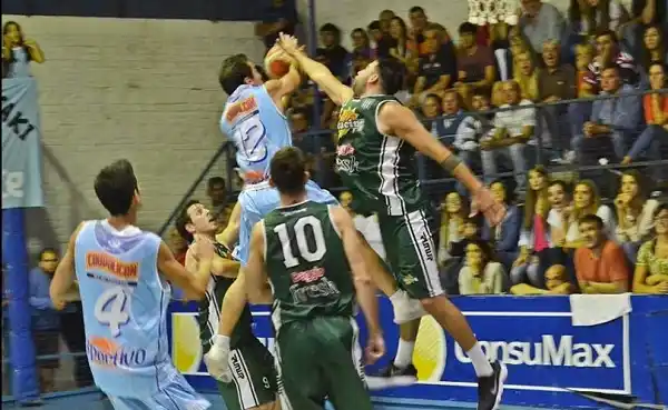 El sueño de Racing chocó contra un firme Sportivo que se clasificó a la final de la liga entrerriana de basquet