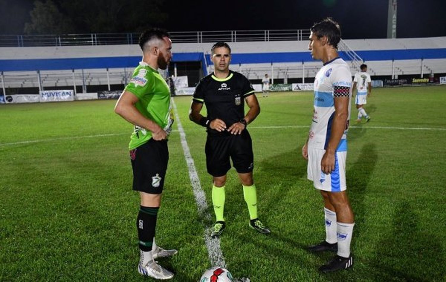 Sin equipos de Gualeguay en competencia, este fin de semana comienzan los Cuartos de final y en el estadio "Nuñez", con capacidad para 15 mil personas se enfrentan Gimnasia de C. del Uruguay y Libertad de Concordia en el partido destacado.