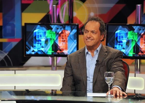 Scioli en 678: "Yo no estoy sólo en los momentos buenos, como los amigos del campeón"