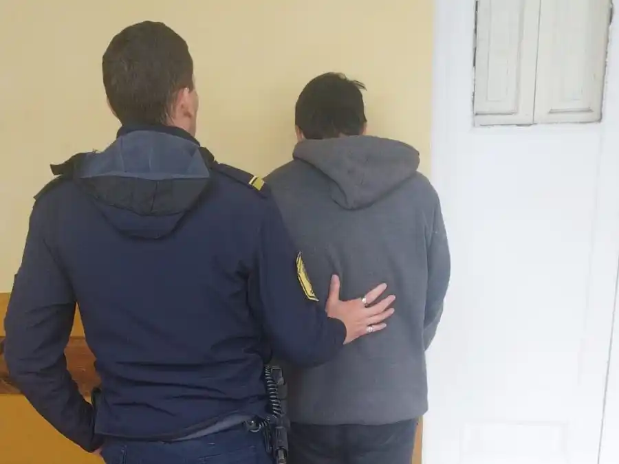Fue detenido en Plaza San Martín por violar una restricción de acercamiento a sus hijas