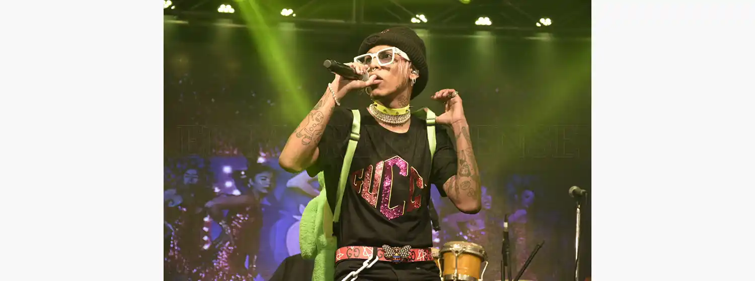 Lalo Ebratt aterrizó la nave en Espacio Clarín: "Vengo recargado"