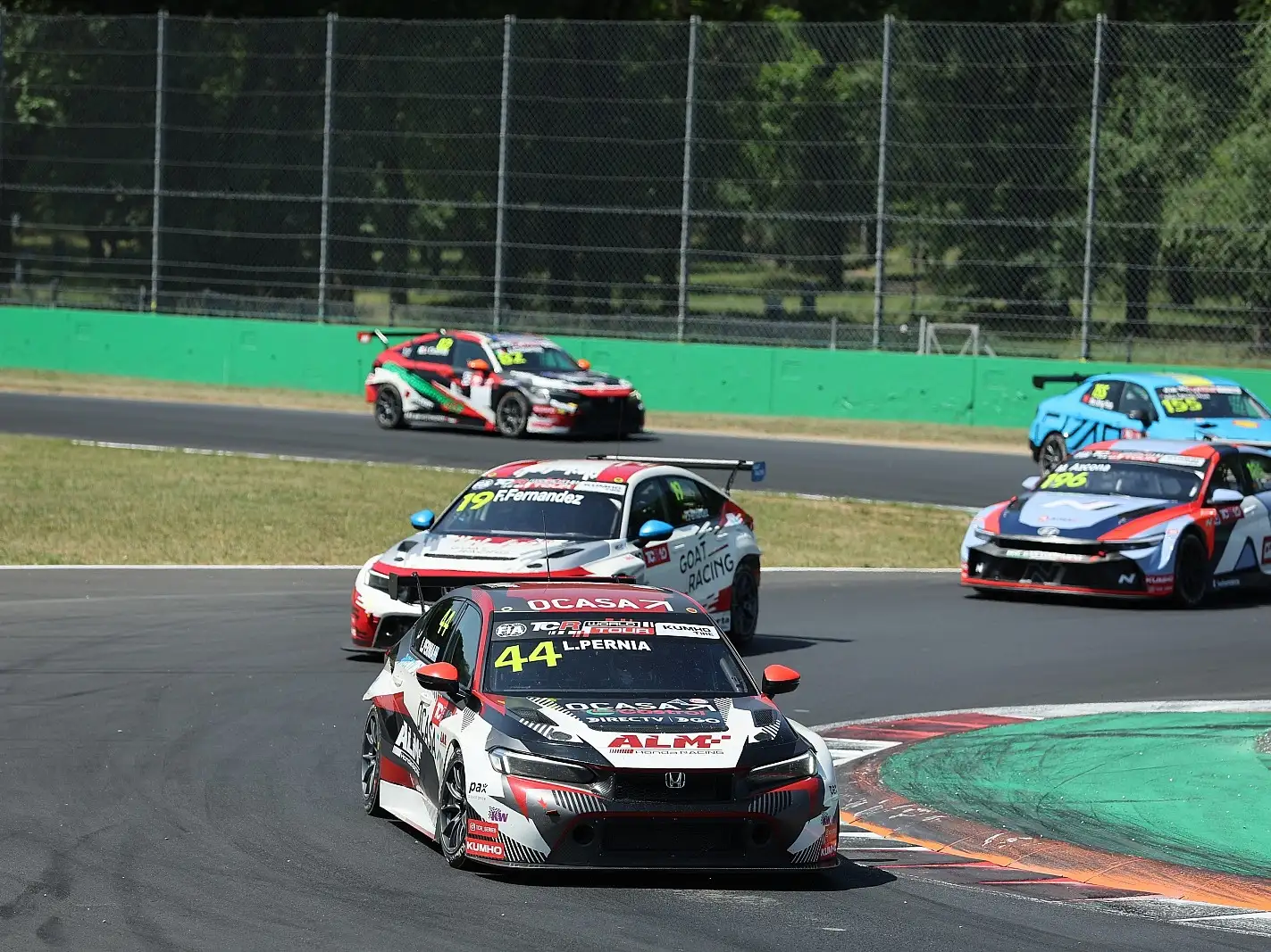 Un regreso accidentado para Pernía al TCR mundial.
