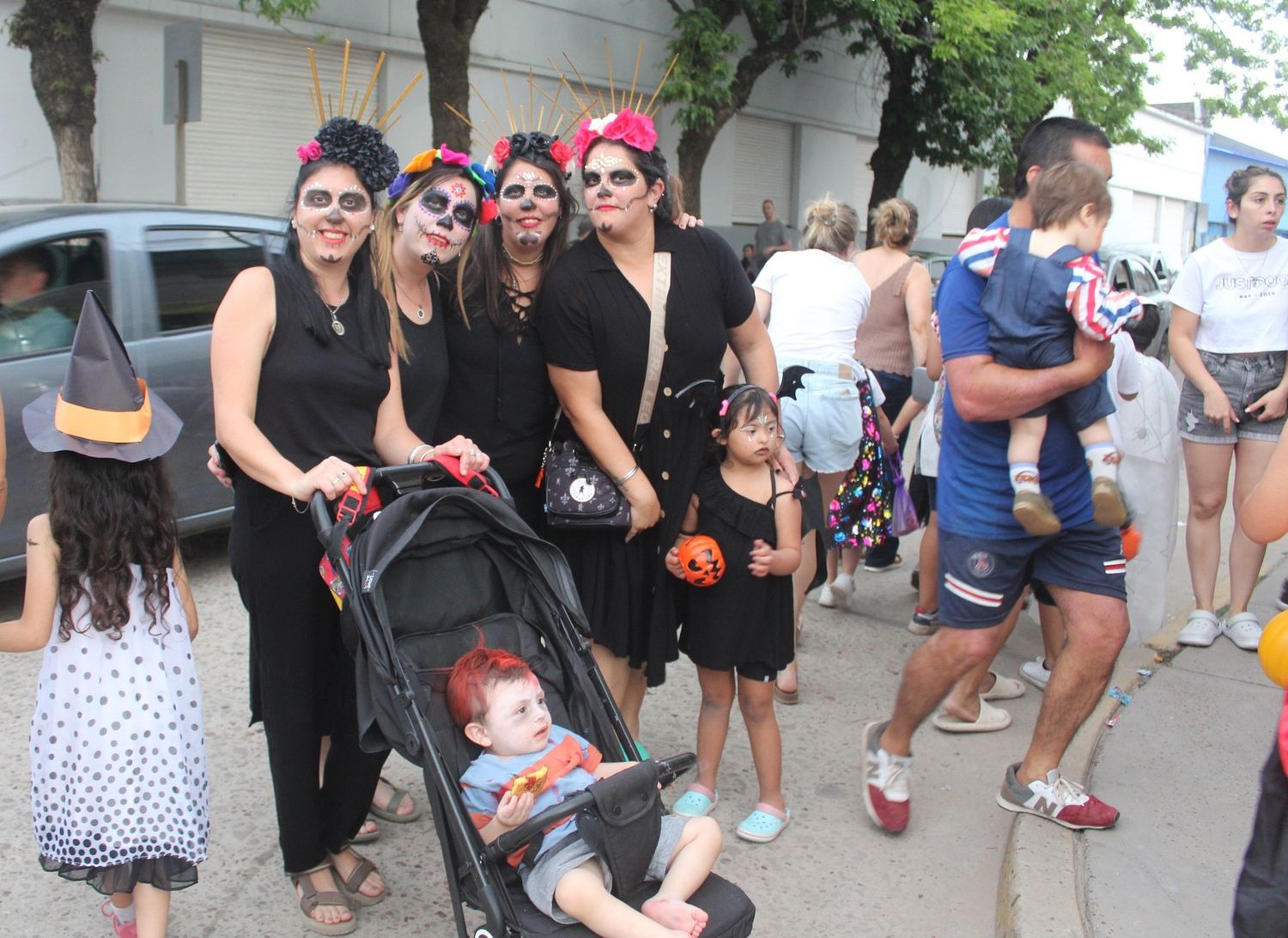 Halloween: Jóvenes invadieron el centro de la ciudad