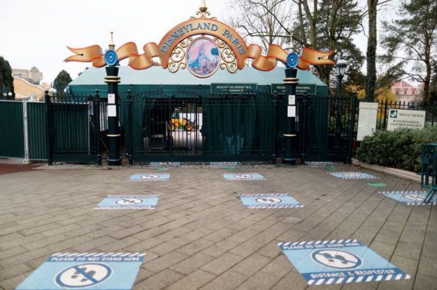 Disneyland París será un centro de vacunación contra el coronavirus