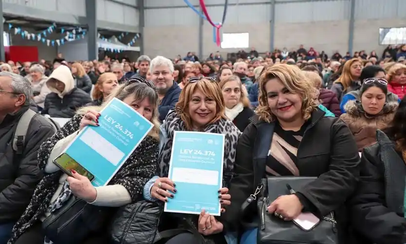 El Municipio entregó más de 400 escrituras a vecinos de Pilar