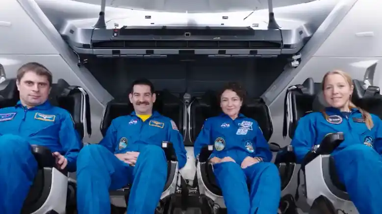 NASA permitirá a los astronautas llevar teléfonos al espacio