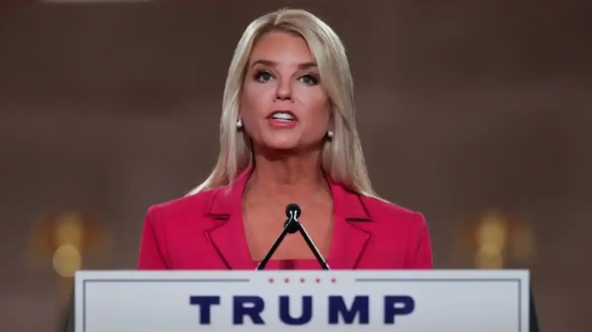 Senado de EE.UU. confirmó a Pam Bondi como nueva jefa del Departamento de Justicia