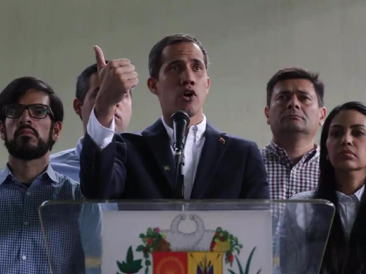 Con Venezuela a oscuras, Guaidó anunció el "paso definitivo" para "cesar la usurpación"