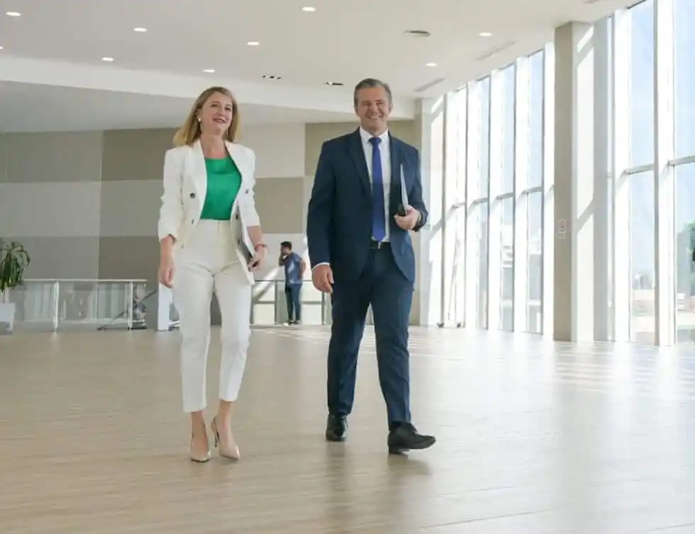 Bahl anunció un parque fotovoltaico para el Parque Industrial de Paraná