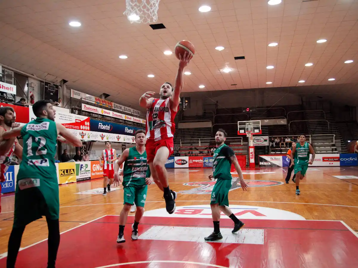 Ganó su primer amistoso en el “Nido”